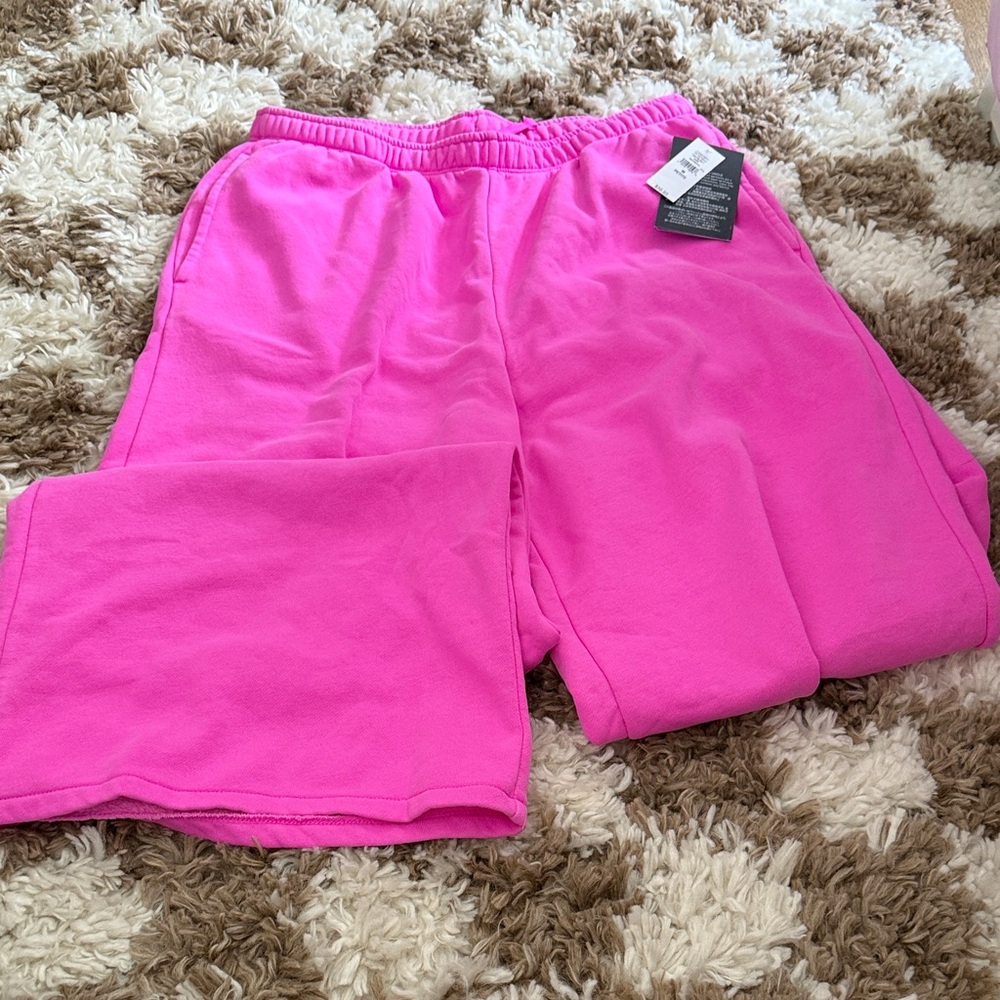Women’s wide leg sweats med petite